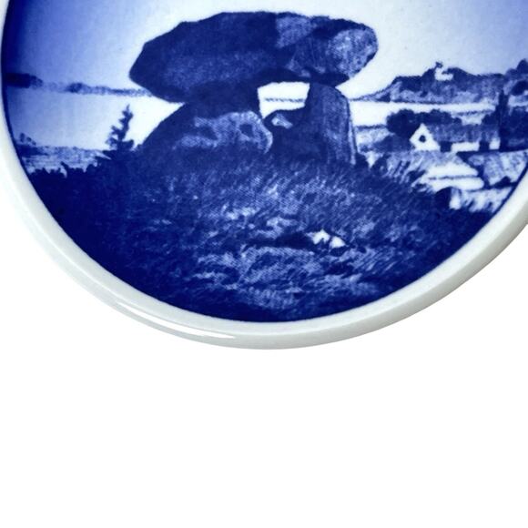 Porcelain Wall Art Royal Copenhagen Mini Plate Kaempehoj Blue Display 3.25 Inch - Picture 4 of 9